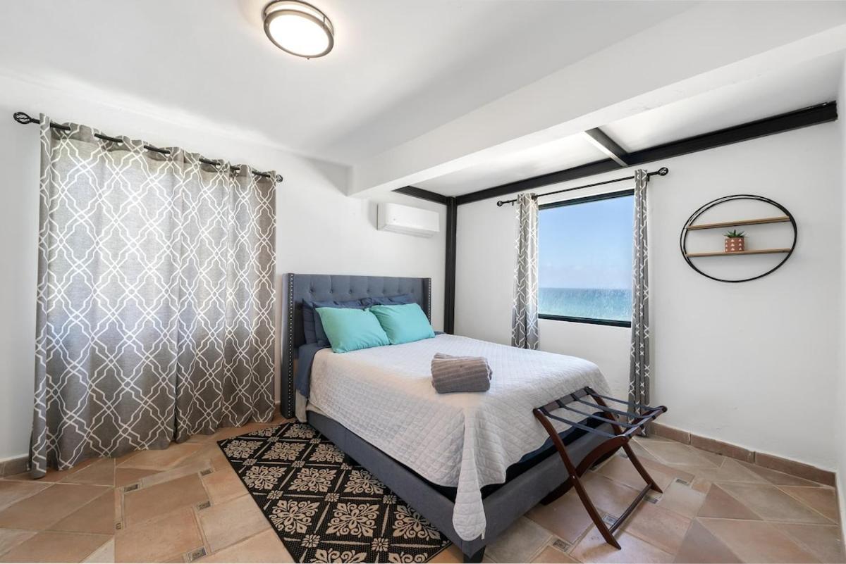 4 Bedroom Kikita Beach Villa Oceanfront W Pool Dorado Εξωτερικό φωτογραφία