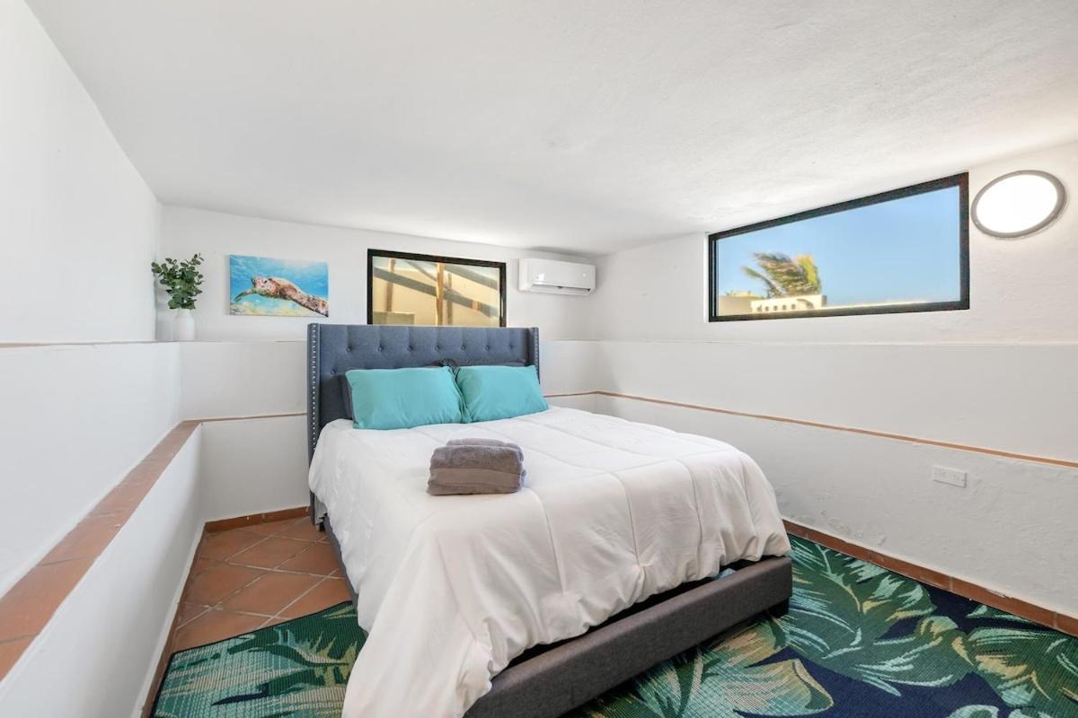 4 Bedroom Kikita Beach Villa Oceanfront W Pool Dorado Εξωτερικό φωτογραφία