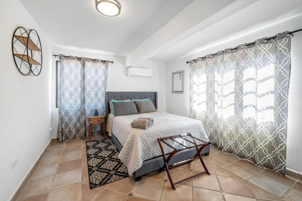 4 Bedroom Kikita Beach Villa Oceanfront W Pool Dorado Εξωτερικό φωτογραφία